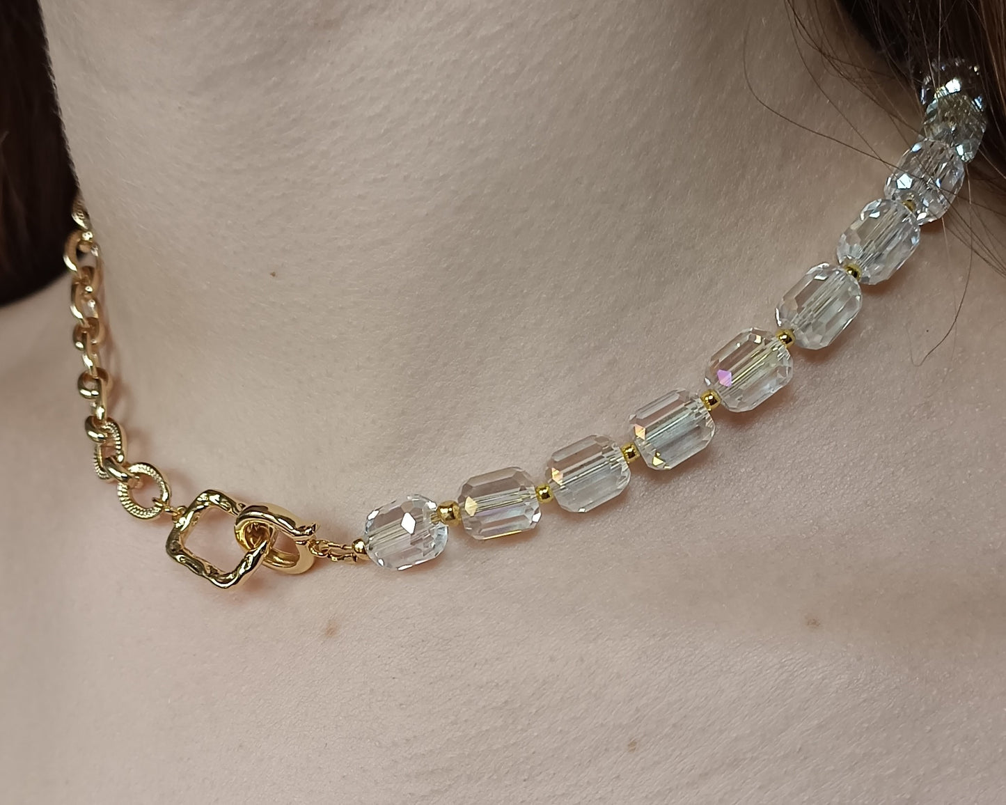 Collier asymétrique