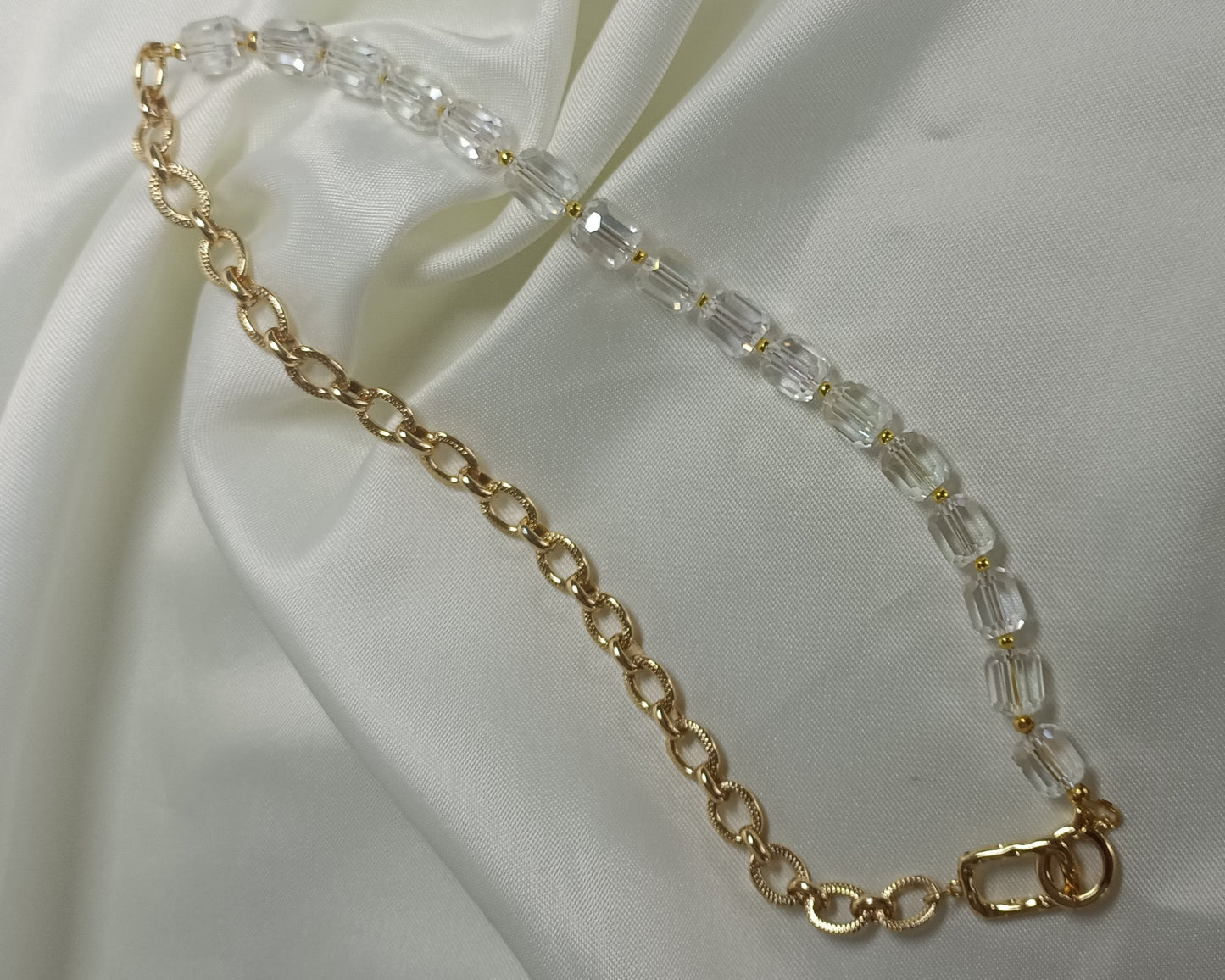 Collier asymétrique