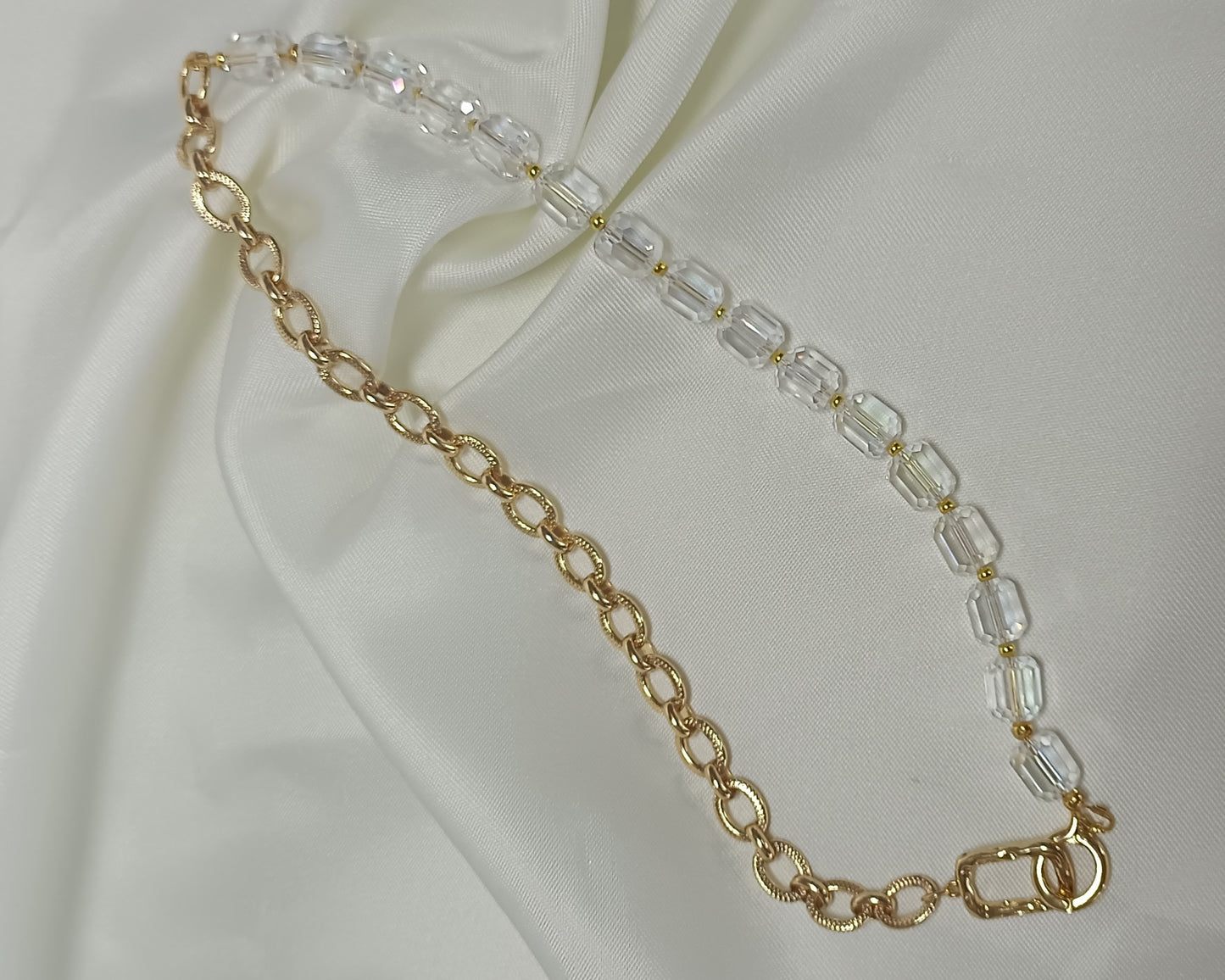 Collier asymétrique