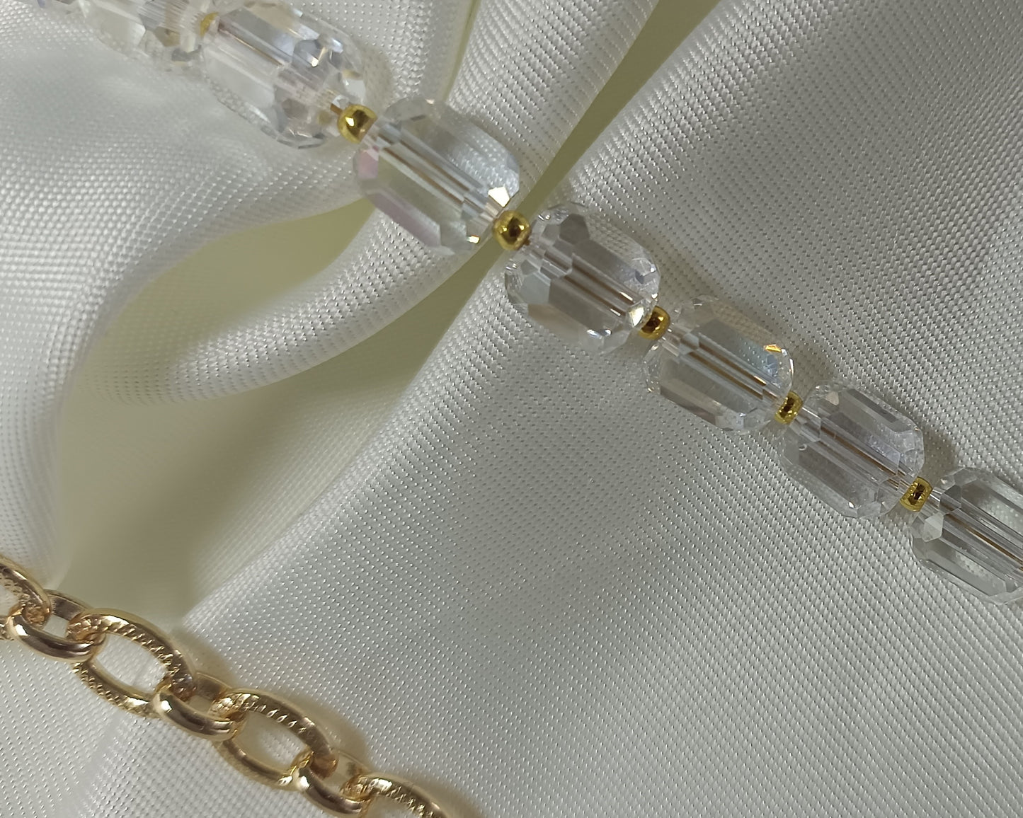 Collier asymétrique