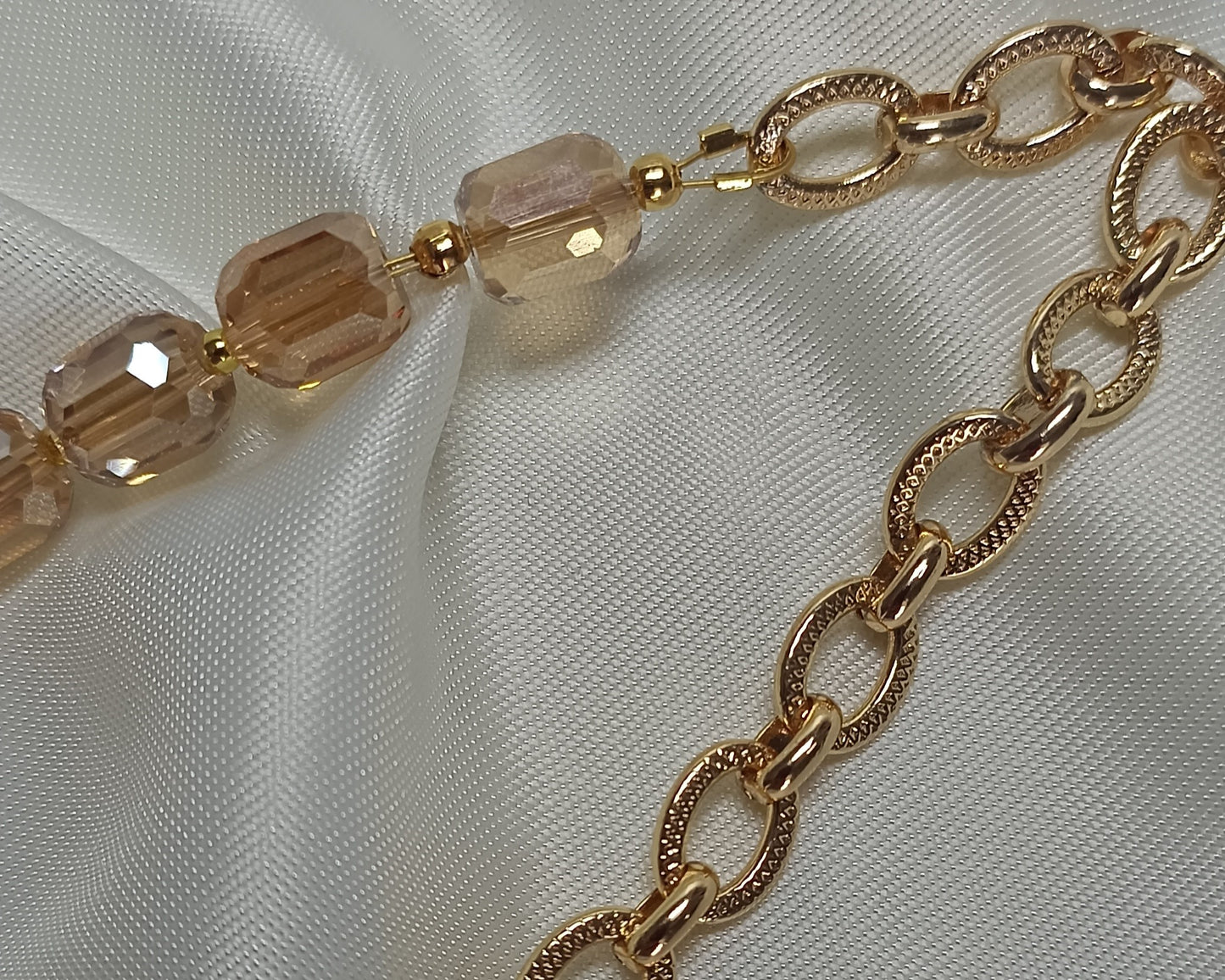 Collier asymétrique