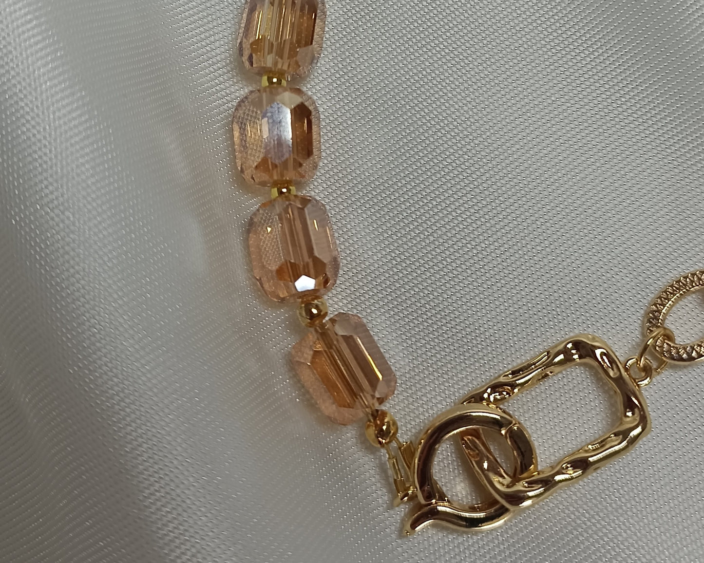 Collier asymétrique