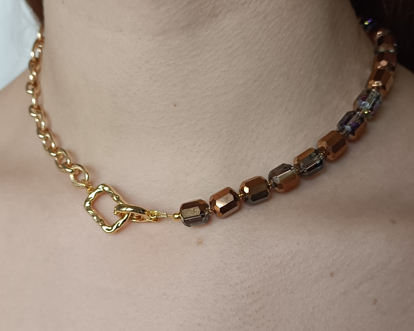 Asymmetrical necklace